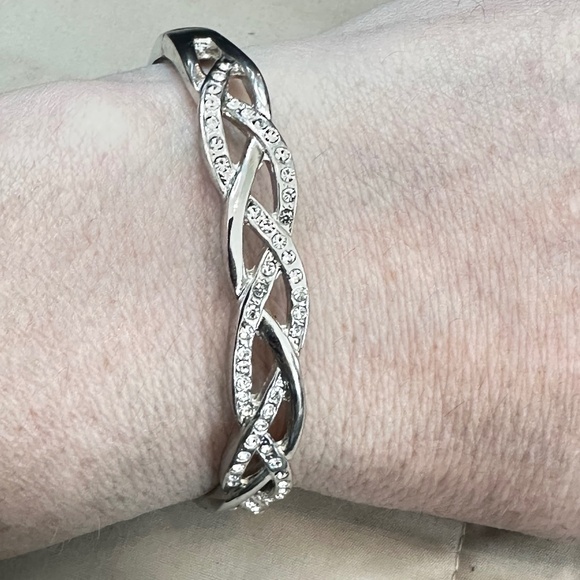Silver Tone, Braided, Hinged Bangle Bracelet w/Clear Crystals. Vintage. - Picture 1 of 10